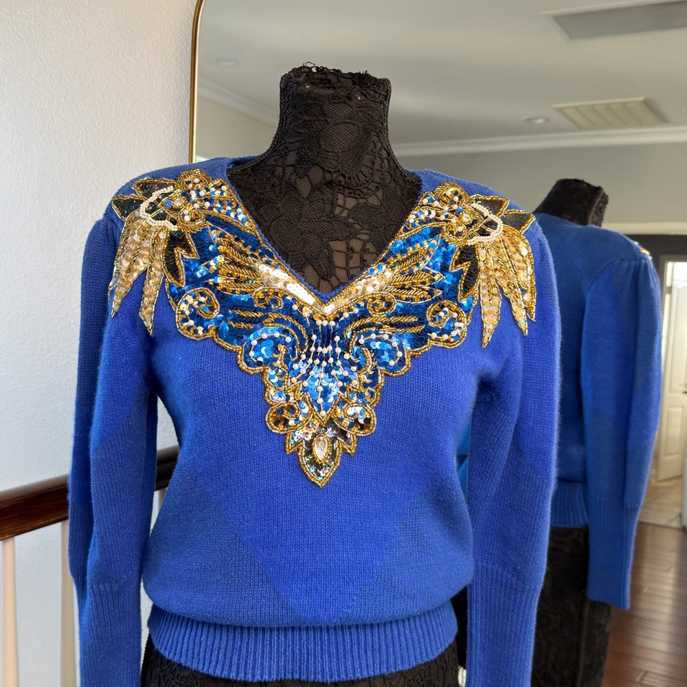 Elegant Blue Embellished Sweater - Picture 6 of 9